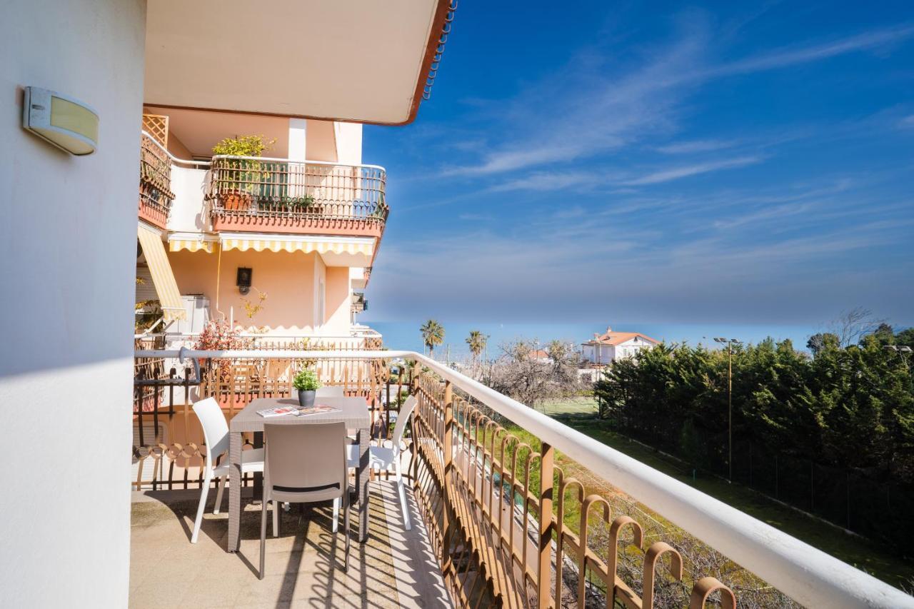 Dimora Montereale Near The Sea Apartamento Trani Exterior foto